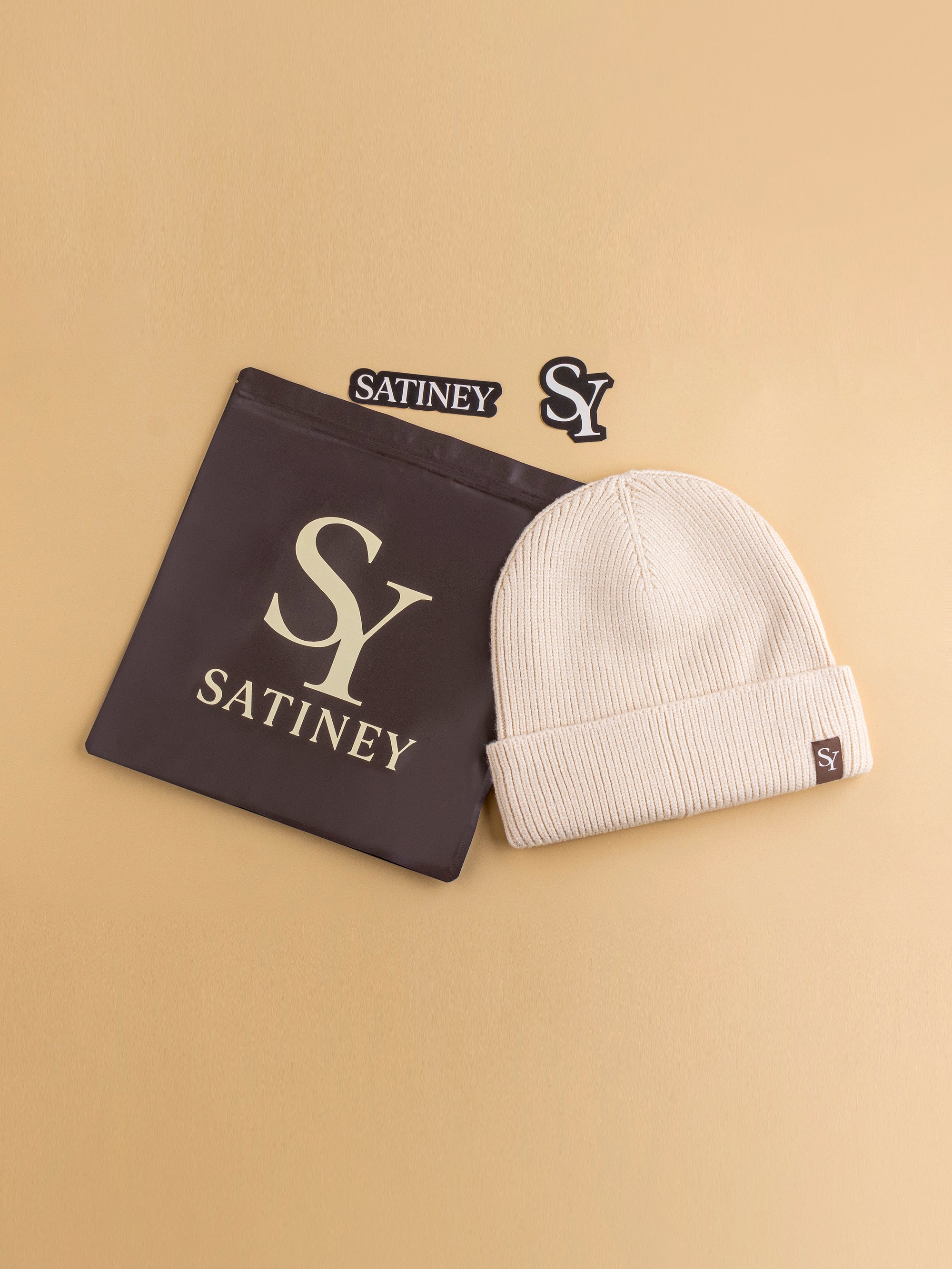 Bonnet avec doublure en satin