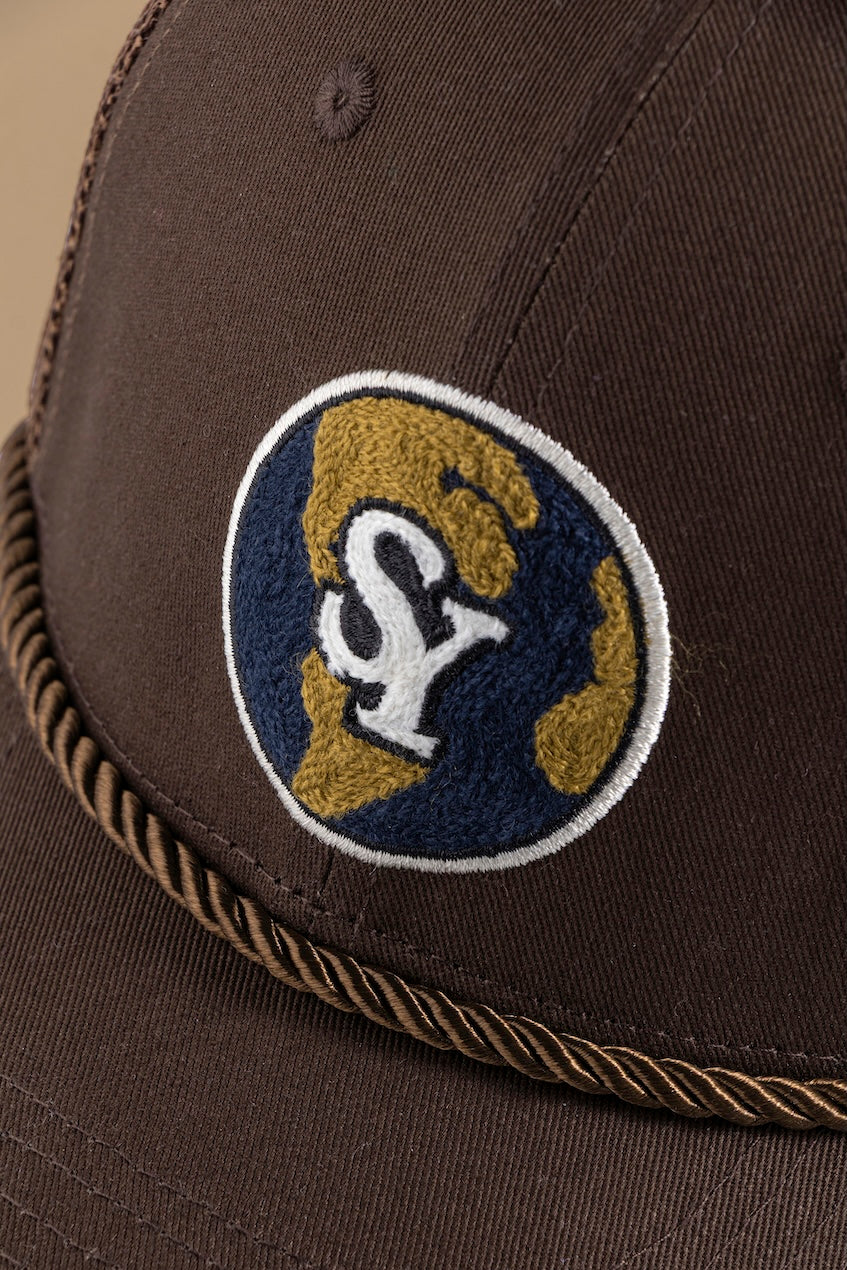 Détail broderie SY casquette SATINEY marron